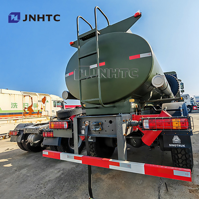 Voiture pétrolière Howo 4X4 à traction intégrale Voiture pétrolière