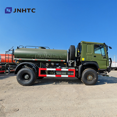 Voiture pétrolière Howo 4X4 à traction intégrale Voiture pétrolière