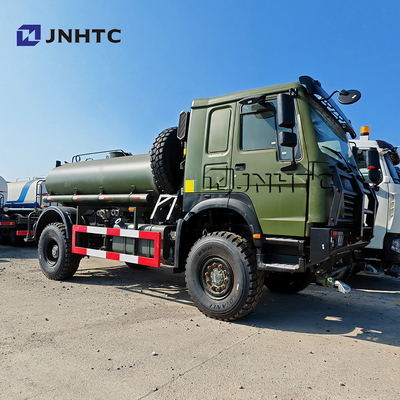 Voiture pétrolière Howo 4X4 à traction intégrale Voiture pétrolière