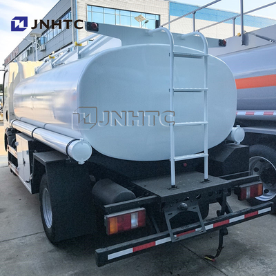 Sinotruk Howo Mini réservoir d'huile légère 4x2 3000L camion-citerne