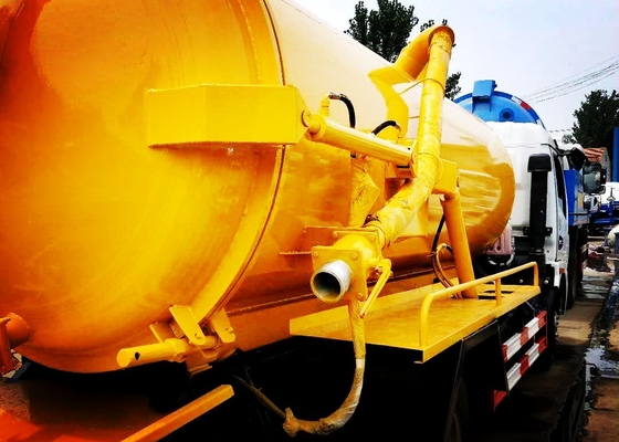 Inclinez le camion d'aspiration d'eaux d'égout de vide de volant/le camion nettoyage d'eaux d'égout