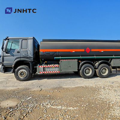 Camion réservoir d'huile Howo 6x4 380 ch Capacité 10 roues 20000 litres Camion réservoir de carburant en acier haute résistance