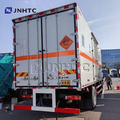 HOWO TX Produits dangereux explosifs Voiture de transport et de livraison à vendre