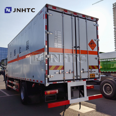 HOWO TX Produits dangereux explosifs Voiture de transport et de livraison à vendre