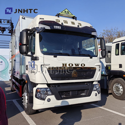 HOWO TX Produits dangereux explosifs Voiture de transport et de livraison à vendre