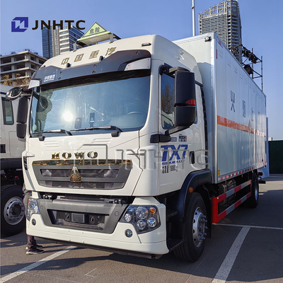 HOWO TX Produits dangereux explosifs Voiture de transport et de livraison à vendre