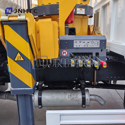 Howo Light Mini 4*4 6 roues Double rangée de cabine camion de chargement avec grues télescopiques 8 tonnes grue montée camion de chargement