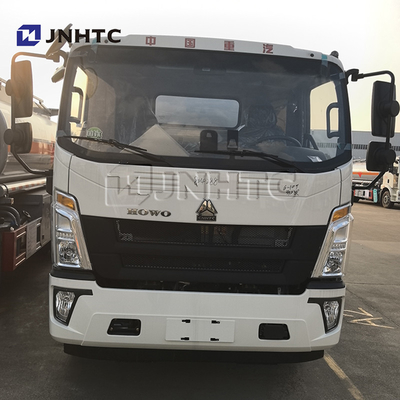 HOWO Camion-citerne à carburant 4X2 8cbm Camion-citerne à huile légère
