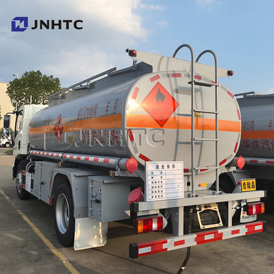HOWO Camion-citerne à carburant 4X2 8cbm Camion-citerne à huile légère
