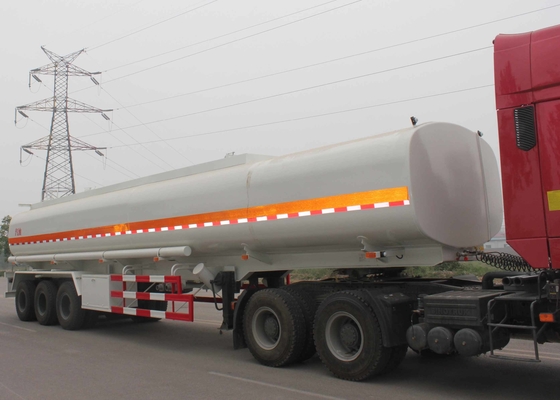De 3 axes de fioul capacité de réservoir d'axe de camion de remorque semi tri 40 - 60 CBM