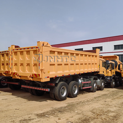 Sinotruck HOWO Tx camionneur 8X4 371HP 12 roues 40 tonnes à traction à droite