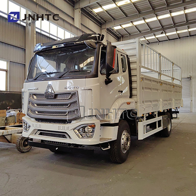 Sinotruk Howo Nx Fence camion de 8 tonnes avec une remorque de chargement complète
