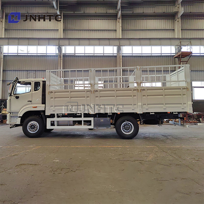 Sinotruk Howo Nx Fence camion de 8 tonnes avec une remorque de chargement complète