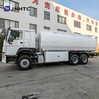 Camion-citerne de pétrole Howo 10000 litres 20000 litres Camion-citerne de carburant à 6X4 roues