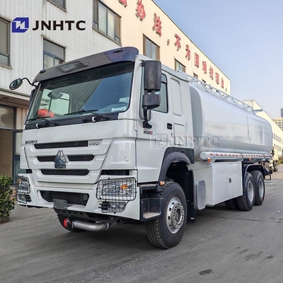 Camion-citerne de pétrole Howo 10000 litres 20000 litres Camion-citerne de carburant à 6X4 roues