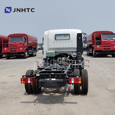 Sinotruck Howo 4x2 5 tonnes 8 tonnes de fret léger / camion-décharge Chassis carburant diesel Euro 2 émission Direction gauche