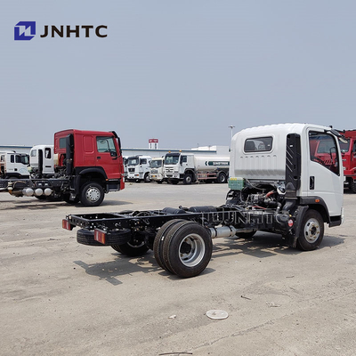 Sinotruck Howo 4x2 5 tonnes 8 tonnes de fret léger / camion-décharge Chassis carburant diesel Euro 2 émission Direction gauche