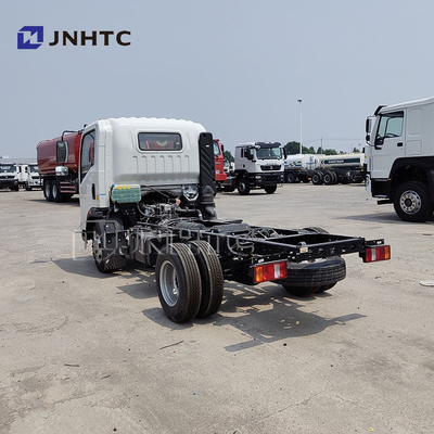 Sinotruck Howo 4x2 5 tonnes 8 tonnes de fret léger / camion-décharge Chassis carburant diesel Euro 2 émission Direction gauche