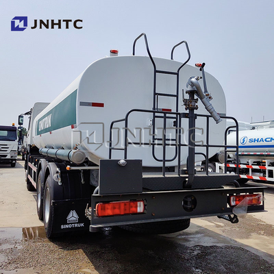 HOWO 6X4 300 chevaux 10000L Truck d'arrosage pour le paysage de la retenue d'humidité de la route