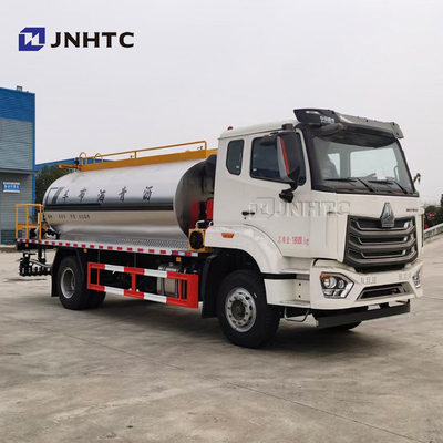 Camions de pulvérisation d'asphalte HOWO NX 4X2 2206HP à vendre