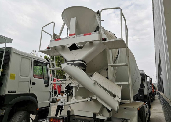 Sinotruk Howo 6x4 10 roule la capacité concrète du moteur diesel 10CBM de camion d'agitateur