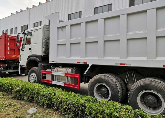 Camion à benne basculante résistant blanc de Sinotruk howo7 6x4