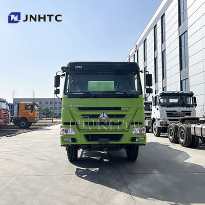 SINOTRUK HOWO 6X4 8CBM Mètre Moteur diesel Camions hydrauliques à béton