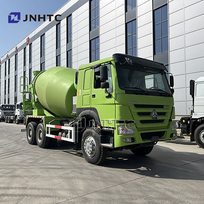 SINOTRUK HOWO 6X4 8CBM Mètre Moteur diesel Camions hydrauliques à béton