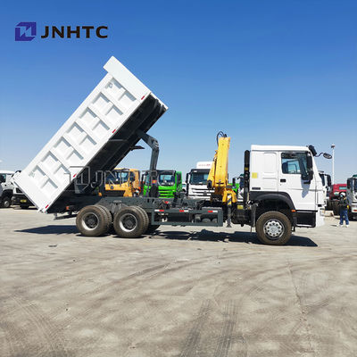 Sinotruk Howo 6x4 371 chevaux camions à décharge avec grue 10 tonnes Singapour camion monté grue à rampe télescopique