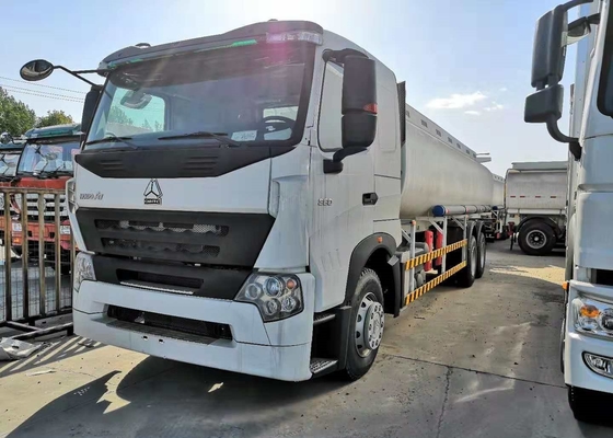le camion SINOTRUK HOWO A7 10 de réservoir de carburant de 371hp 6x4 roule la capacité 21cbm