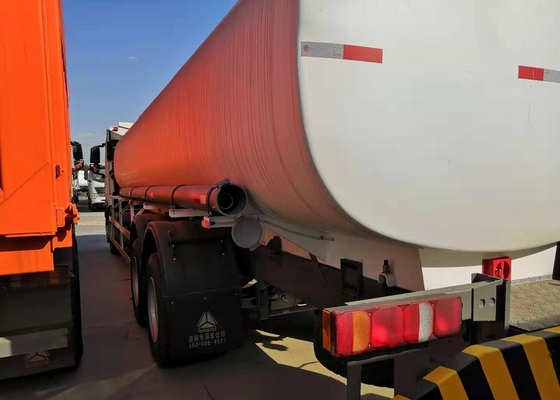 le camion SINOTRUK HOWO A7 10 de réservoir de carburant de 371hp 6x4 roule la capacité 21cbm