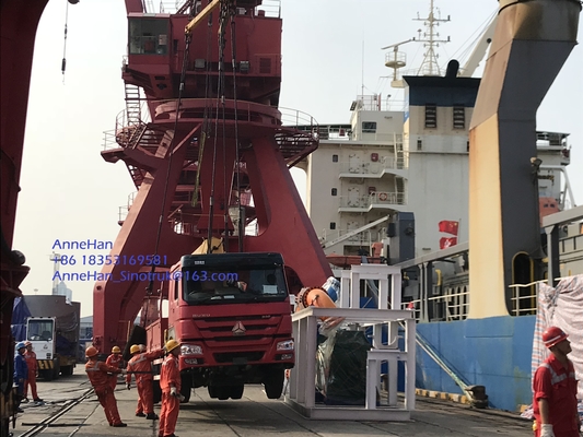 Le camion se pliant de boom de 10 tonnes de HOWO 6x4 a monté la grue