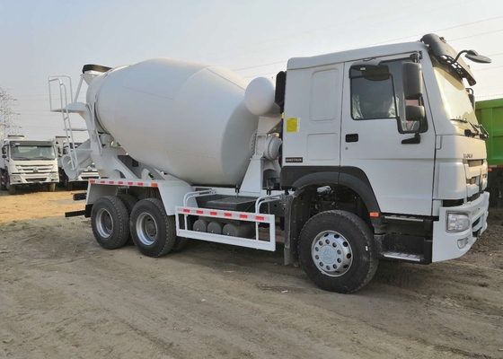 Type 6 lecteur 4 de camion de mélangeur de ciment de chargement d'individu de camion de mélangeur concret de HOWO
