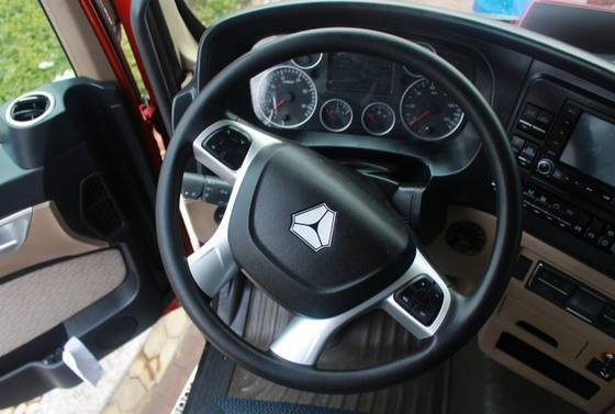 Sinotruk Howo 8x8 toute la capacité de tonne du camion 371hp 20-60 de moteur d'entraînement de roue
