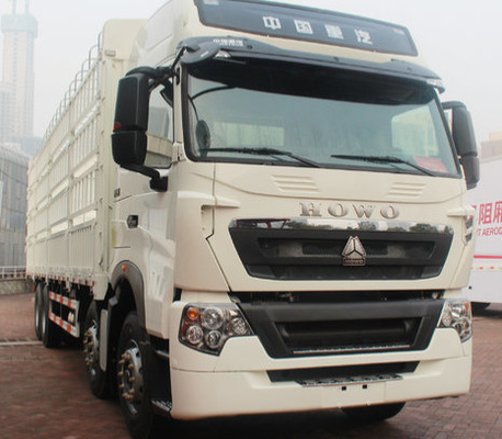 Camion de livraison de cargaison de ZZ1317M4661V SINOTRUK HOWO 8X4 371hp pour l'environnement dur