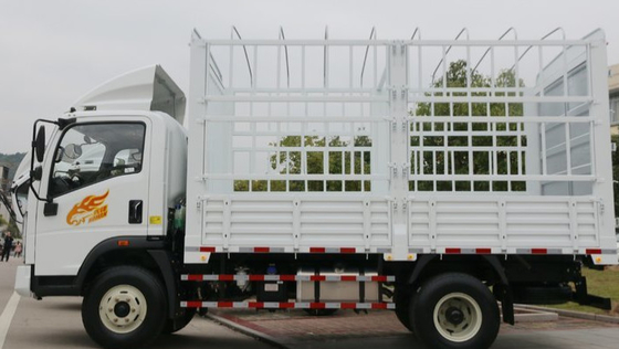 Camion 380hp de cargaison de SINOTRUK 4x4 capacité de 40 tonnes avec la haute cabine de la plate-forme HW76