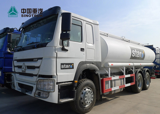 Camion de réservoir de carburant 336 de l'EURO 2 de HOWO, camion 25CBM de pétrolier 20 tonnes de charge utile