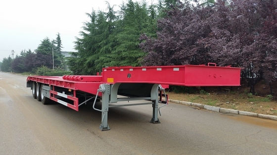 Couleur rouge de basse de lit de 3 axes remorque semi avec des axes de direction d'individu et des rampes hydrauliques