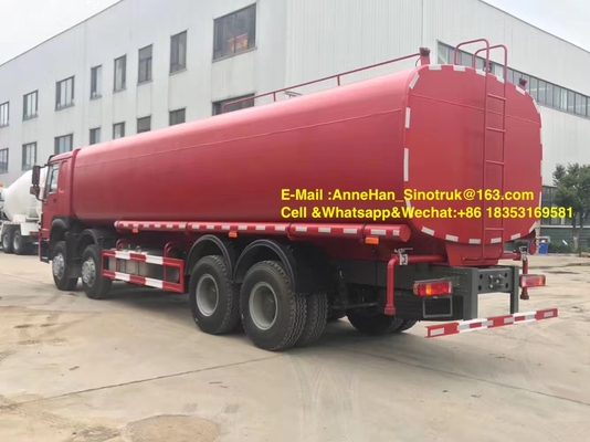 Camion de l'eau de Sinotruk 25-35CBM 8X4 pour l'aménagement de transport de l'eau de Sinotruk Howo