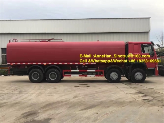 Camion de l'eau de Sinotruk 25-35CBM 8X4 pour l'aménagement de transport de l'eau de Sinotruk Howo