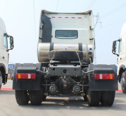 Camion blanc de tête de tracteur de Howo de pneu du camion 10 de moteur de SINOTRUK 371HP