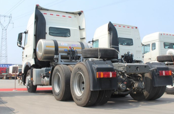 Camion blanc de tête de tracteur de Howo de pneu du camion 10 de moteur de SINOTRUK 371HP