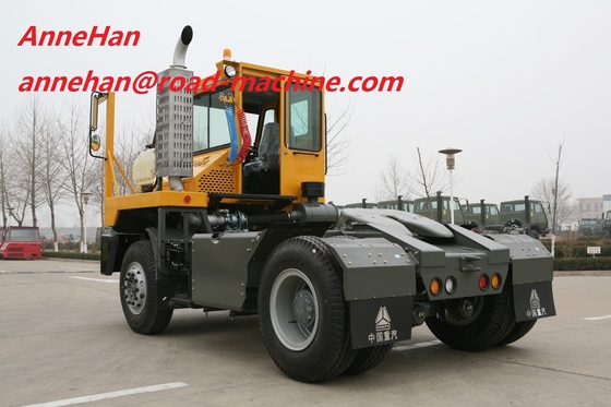 Cabine simple de camion de tracteur de port de Sinotruk avec 4 pneus et 1 pièce de rechange