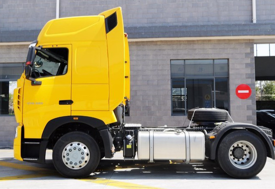 Camion de roue d'entraînement du tracteur 4*2 de moteur de Howo de cabine de l'euro 2 HW 76