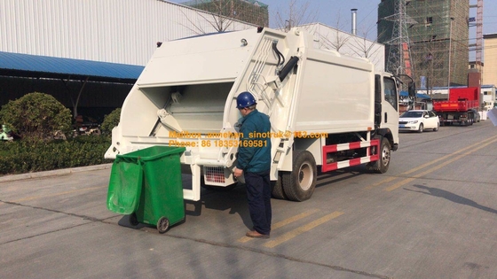 camion à ordures de compresseur des pneus 4x2 6 de Sinotruk Howo7 8M3-10M3