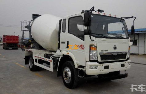 Roues du camion de réservoir de mélangeur de la haute performance 4-6M3 4x2 6 de Sinotruk Howo