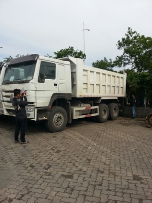 Le Ghana 6x4 10 roule camion- de levage résistant du camion à benne basculante le mi 20M3 LHD