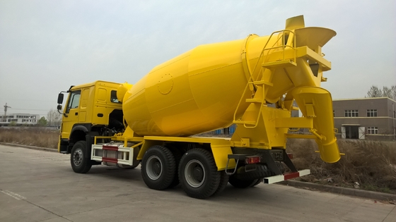 6x4 couleur jaune concrète de Sinotruk Howo de camion de mélangeur de mobile de Sinotruk Howo de 12 mètres cubes