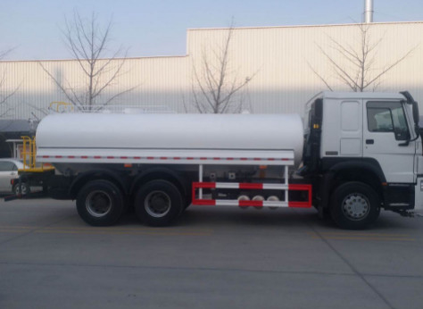 Camion de jet d'eau de Sinotruk Howo 4x2 6x4 10000L