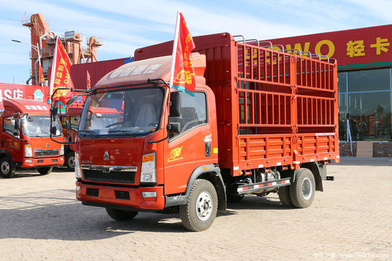 12 camion léger de Wheeler Cargo Truck Sinotruk HOWO de la tonne 6 avec la couleur rouge